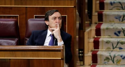 El portavoz del PP en el Congreso, Rafael Hernando, este lunes.