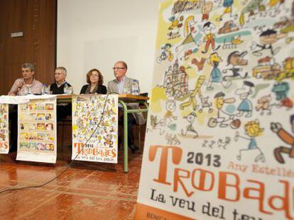 Los directores de colegios Francesc Fons y Joan Cabrera junto a Laura Font y Vicent Moreno, de Escola Valenciana.