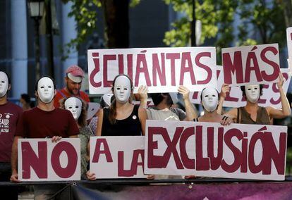 Protesta ante el Ministerio de Sanidad esta mañana.