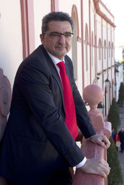 Antonio Guti&eacute;rrez Limones, alcalde de Alcal&aacute; de Guada&iacute;ra. 