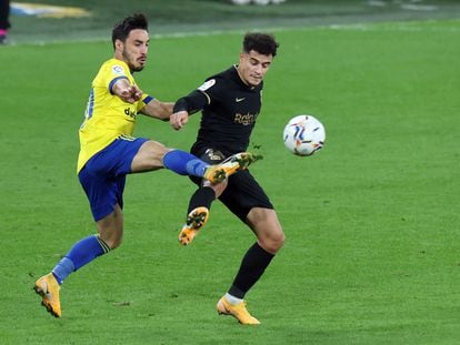 Coutinho, en el partido ante el Cádiz en el Carranza.