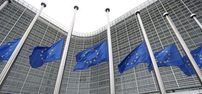 Banderas europeas en la sede de la Comisi&oacute;n en Bruselas. 