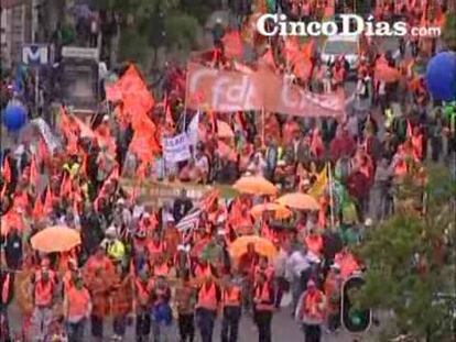 Miles de personas se manifiestan en favor del empleo