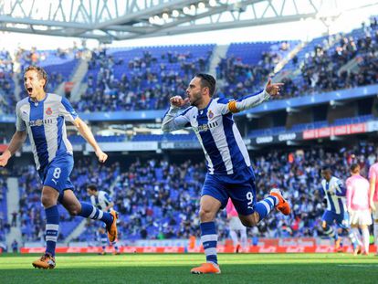 Sergio Garc&iacute;a celebra un gol en la temporada 2013-2014.