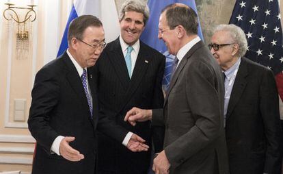 Ban Ki-moon, John Kerry, Sergei Lavrov  y Lakhdar Brahimi, ayer en M&uacute;nich. 