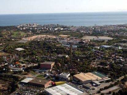 Terrenos entre Port Aventura y el mar donde de podr&iacute;a instalar Barcelona World.