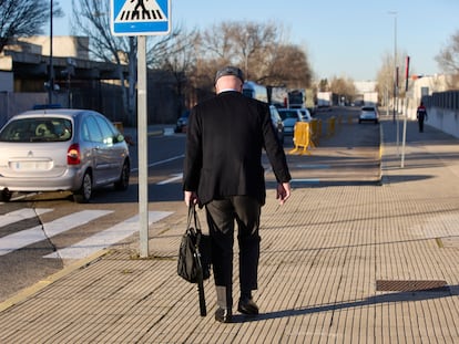 El comisario jubilado José Manuel Villarejo, a su llegada el 8 de febrero a la sede de la Audiencia Nacional en San Fernando de Henares (Madrid).