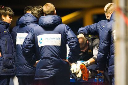 Valdés se duele de la lesión en el túnel de vestuarios