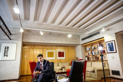El ministro de Derechos Sociales, Consumo y Agenda 2030, en la sede de su departamento.