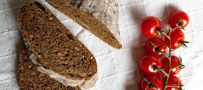 Ponerte una tostada de ese pan con un poco de tomate y aceite y alcanzar el éxtasis desayunero