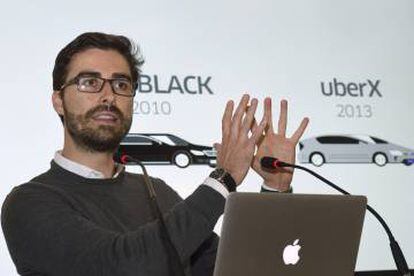 El director general de Uber, Carles Lloret, durante su intervenci&oacute;n en la Universidad Men&eacute;ndez Pelayo de Santander. 