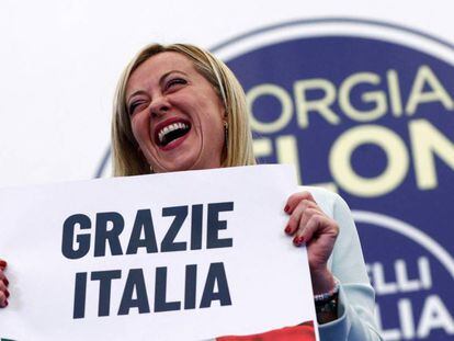 Giorgia Meloni celebra su triunfo en las elecciones generales en el cuartel del partido Hermanos de Italia  (FdI) en Roma