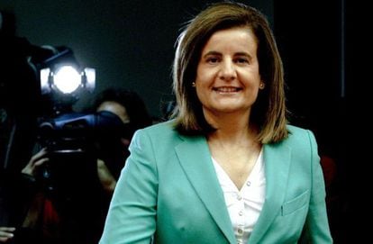 La ministra de Empleo, Fátima Báñez, a su llegada al Congreso.