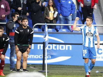 Pedro Sánchez celebra un gol del Deporivo. En vídeo, declaraciones del entrenador del equipo gallego.
