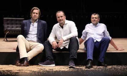 Javier Goma, Fernando Cayo y Ernesto Caballero, autor, actor y director respectivamente de la obra 'Inconsolable'.