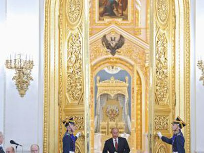 El presidente ruso, Vladímir Putin, llega al Kremlin para asistir a una reunión del Consejo de Estado en mayo.
