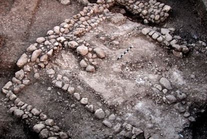 Restos de una vivienda de 10.000 años de antigüedad encontrada en Jerusalén, la más antigua de la zona según los arqueólogos.