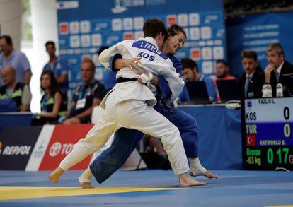 La judoka kosovar Laura Fazliu combatent als Jocs Mediterranis, a Tarragona, el juny passat.