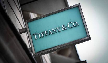 Fachada de una joyería Tiffany en París.