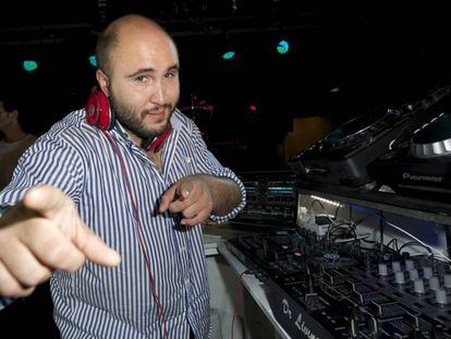 Kiko Rivera ejerciendo de Dj.
