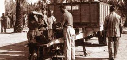 Una imagen con reclusos trabajando en ese campo tras los primeros años de la guerra.