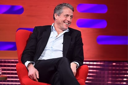 Hugh Grant durante el rodaje de 'El show de Graham Norton', para la BBC, el 19 de noviembre de 2020, en Londres.