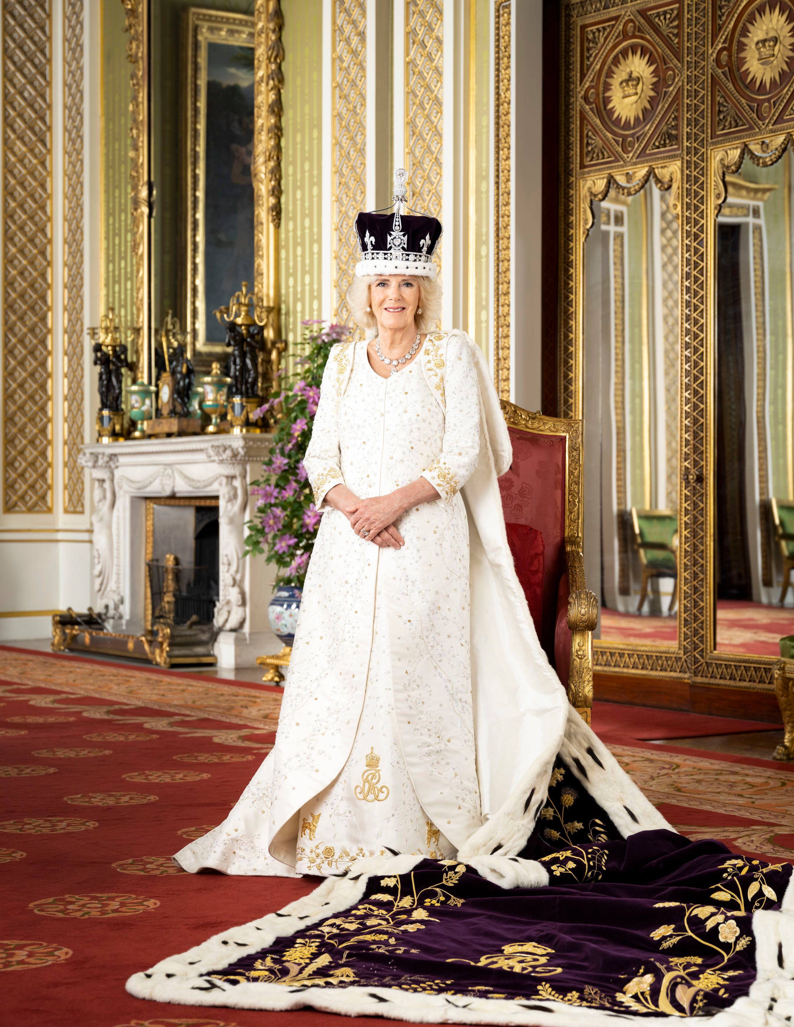 Retrato oficial de la reina Camila, difundida este lunes por el palacio de Buckingham. 