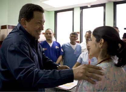 Hugo Chávez inaugura un hospital en Sanare, en el Estado de Lara, el pasado sábado.