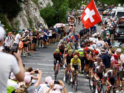 El pelotón del Tour, durante la etapa del domingo.