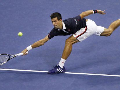 Djokovic devuelve una bola ante Feliciano.