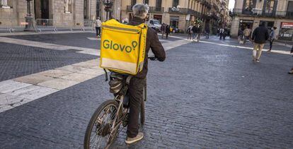 Un trabajador de Glovo, en Barcelona.