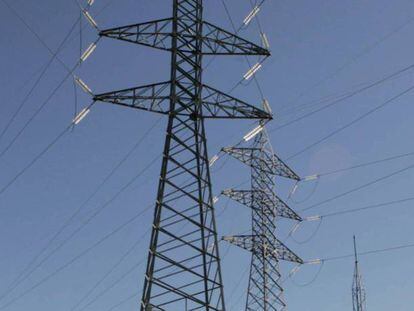 La electricidad se abarata más del 34% y cae a niveles previos a Filomena