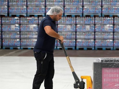 Trabajador en un almacén