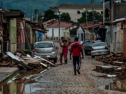 Casas destruidas tras una serie de intensas lluvias en la ciudad brasileña de Bahía, en una imagen de archivo.