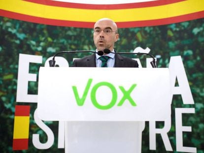 El portavoz de Vox, Jorge Buxadé, durante una rueda de prensa este lunes en la sede del partido en Madrid. En vídeo, declaraciones de Buxadé.