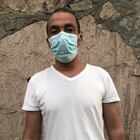 Abdelilah, un pescador de 35 años, proviene de la localidad marroquí El Kelaa des Sraghna. Esta región del interior del país, agrícola y empobrecida, lleva toda una vida viendo a sus habitantes emigrar a otras ciudades marroquíes más prósperas y, en el último año, ha llamado la atención de periodistas, policías y observadores internacionales la cantidad de sus vecinos que han acabado en Gran Canaria, empujados por la pandemia y la sequía.