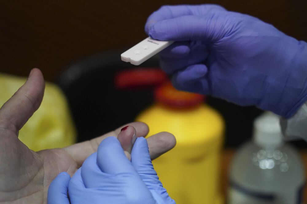 Coronavirus Cefalea, diarrea y dolor torácico o muscular serán