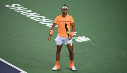Nadal se lamenta durante el partido contra Troicki, ayer en Shanghái.