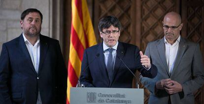 De izquierda a derecha, Junqueras, Puigdemont y Romeva, el 13 de marzo.
