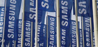 Banderas con el logotipor de Samsung 