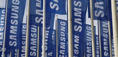 Banderas con el logotipor de Samsung