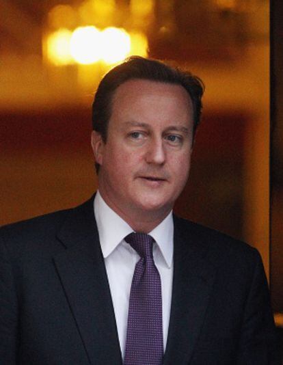 Cameron abandona el número 10 de Downing Street.