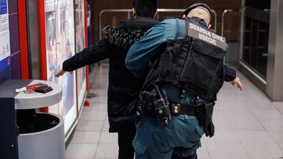 Imagen del despliegue contra las bandas juveniles en Madrid en febrero de 2022.