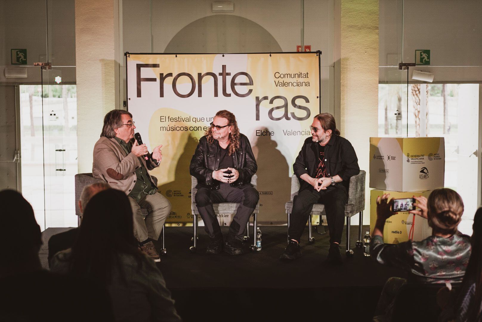 Maná explica la influencia de la poesía mexicana en su música en el Festival Fronteras de Valencia