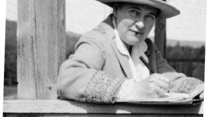 Willa Cather, en New Hampshire en torno a 1923.