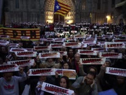 Manifestación en la plaza de la Catedral de Barcelona.