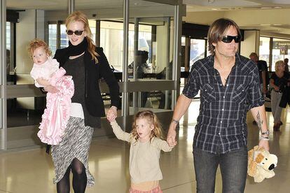Nicole Kidman 

La ganadora del Oscar es madre de cuatro hijos: dos adoptados junto a Tom Cruise, Isabella y Connor; y otros dos, Sunday (biológica) y Faith (mediante gestación subrogada), como fruto de su relación con el cantante country Keith Urban.