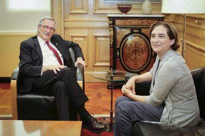 Ada Colau en una reunión con Xavier Trias.