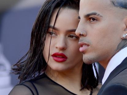 Rosalía y Rauw Alejandro, en noviembre pasado en Las Vegas durante la gala de entrega de los Grammy Latinos.