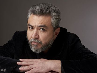 El escritor chileno Cristian Alarcón, galardonado con el XXV edición del Premio Alfaguara de novela por su obra 'El tercer paraíso'.